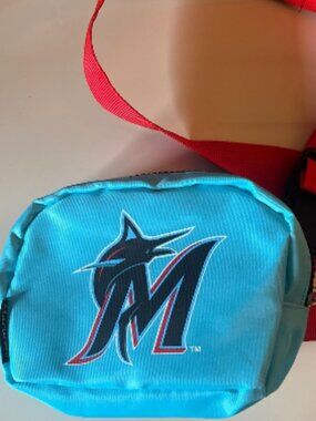 BNWoT SUCCESS MIAMI MARLINS fanny back bright blue (OS)
